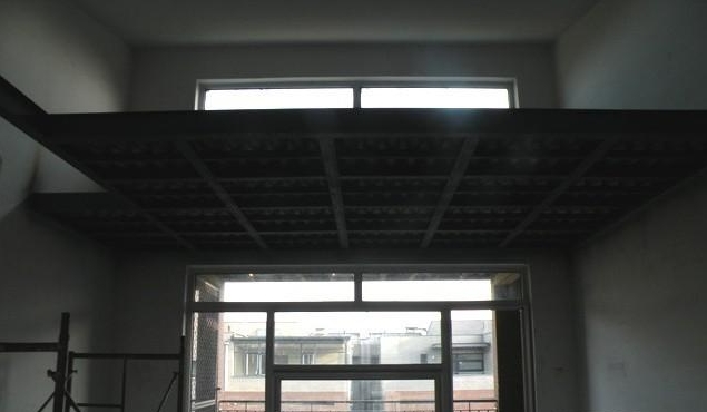 钢结构加层抗震分析和加固设计